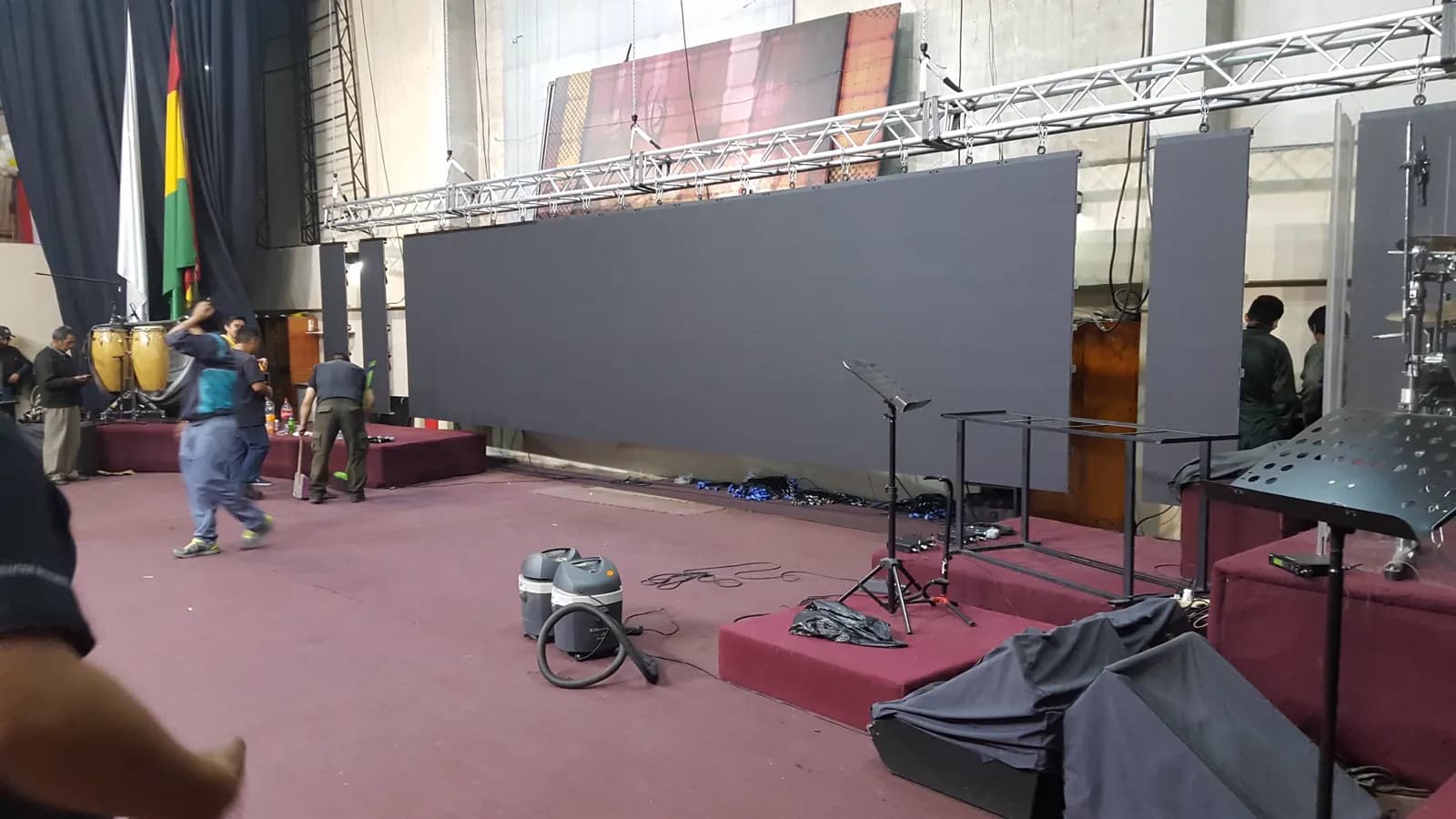 Pantalla LED instalada en Iglesia Ekklesia, Bolivia