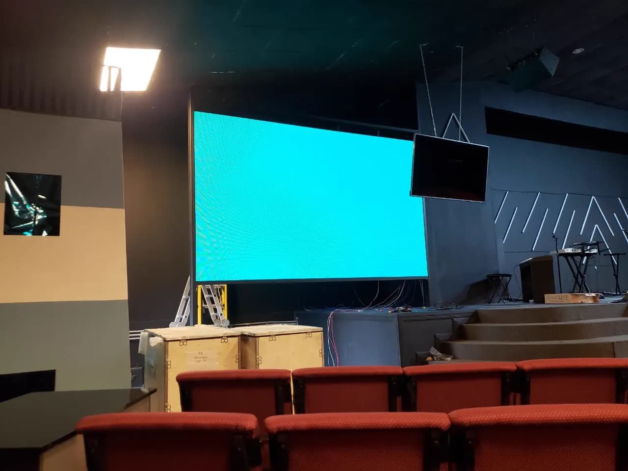 Detalle de la instalación en Iglesia Centro de Adoración