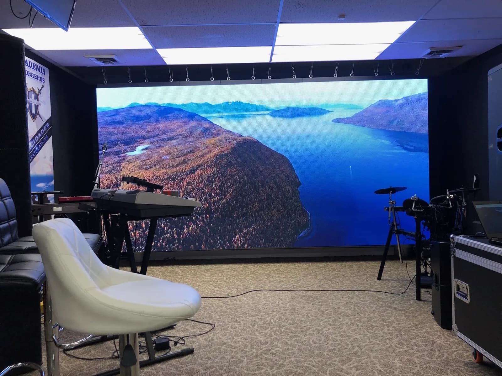 Pantalla LED instalada en Ministerio Voz Profética a las Naciones, Estados Unidos